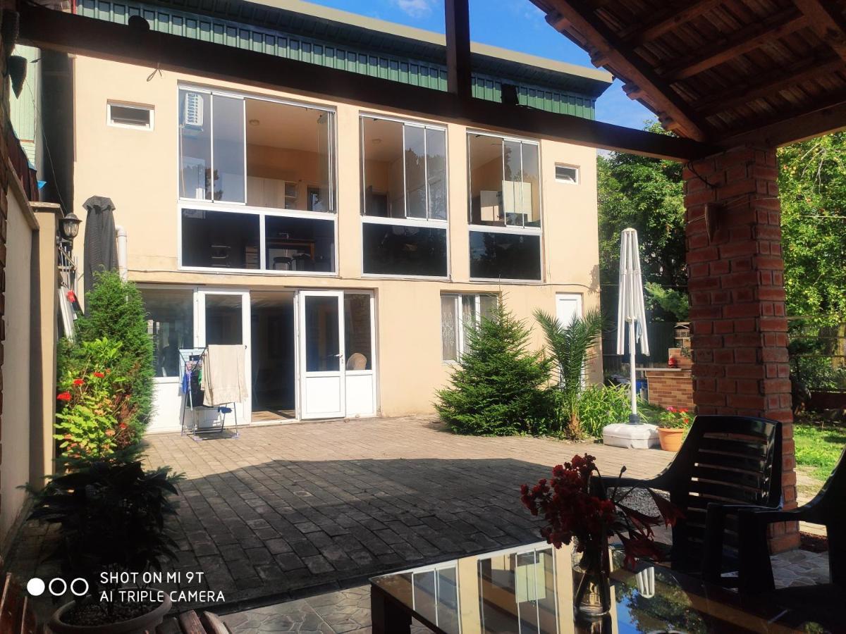 Guesthouse Mery Kobuleti Bagian luar foto