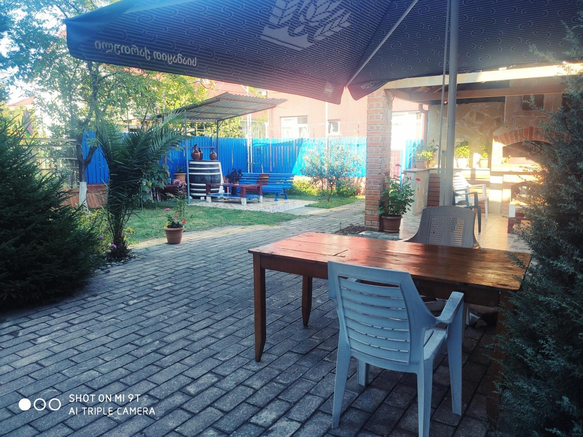 Guesthouse Mery Kobuleti Bagian luar foto