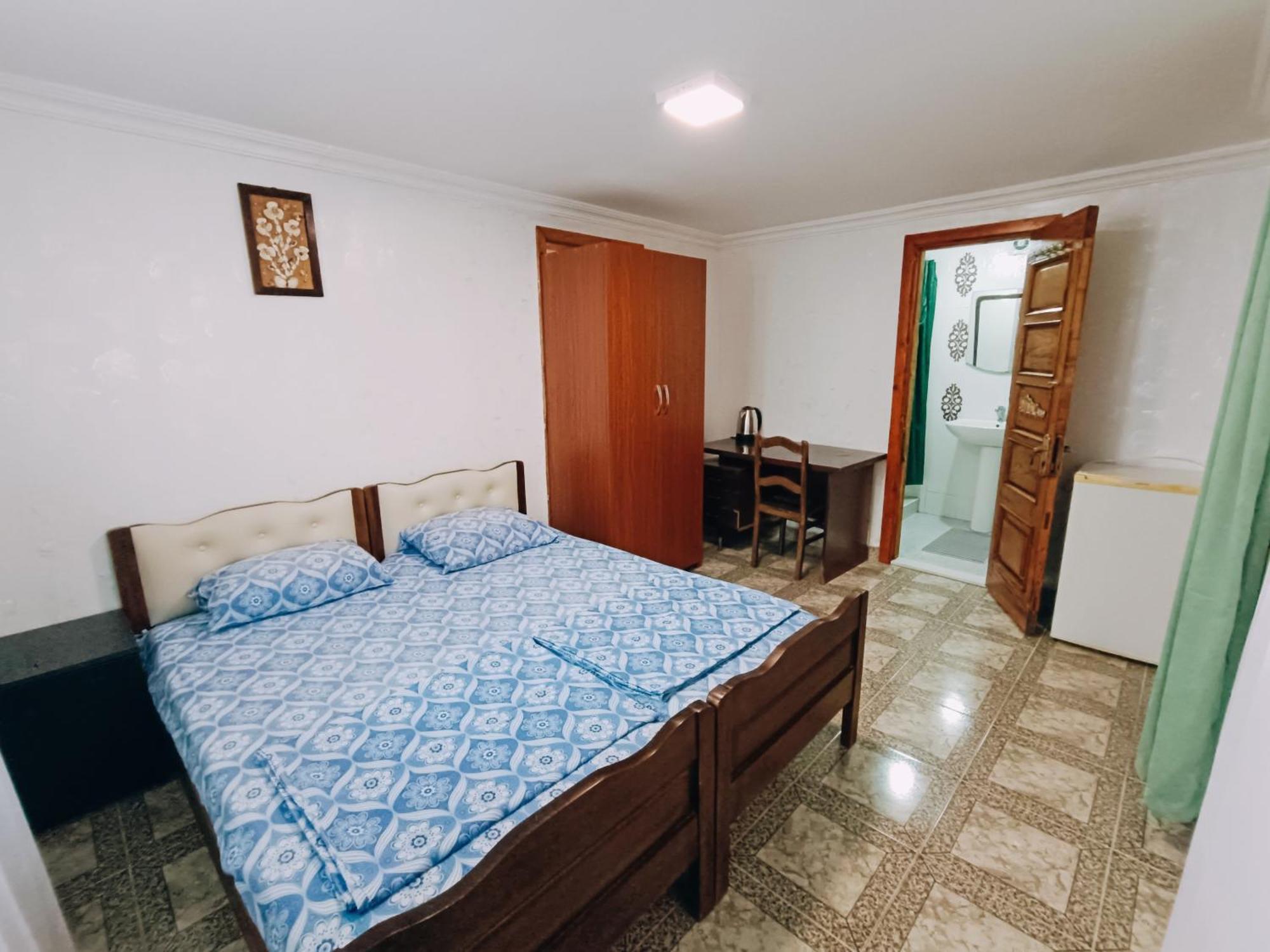 Guesthouse Mery Kobuleti Bagian luar foto