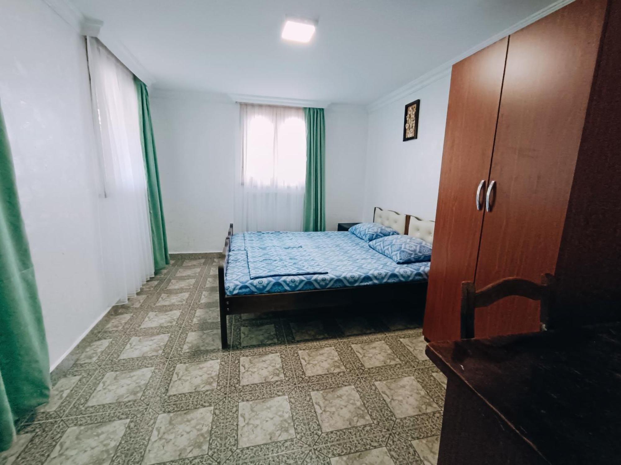 Guesthouse Mery Kobuleti Bagian luar foto