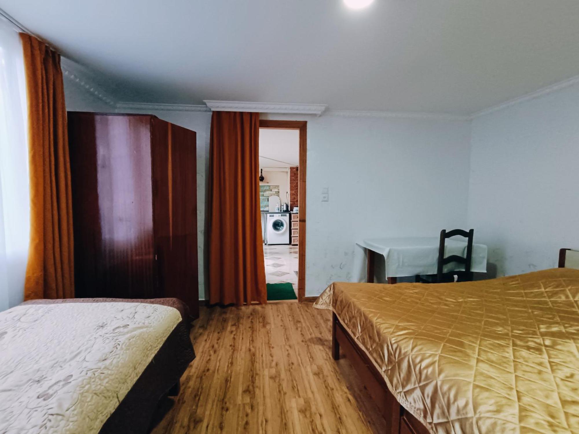 Guesthouse Mery Kobuleti Bagian luar foto