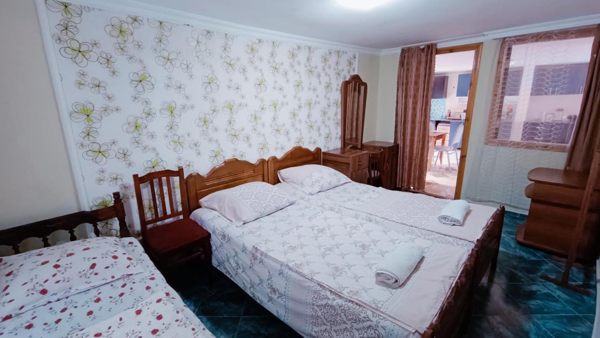 Guesthouse Mery Kobuleti Bagian luar foto