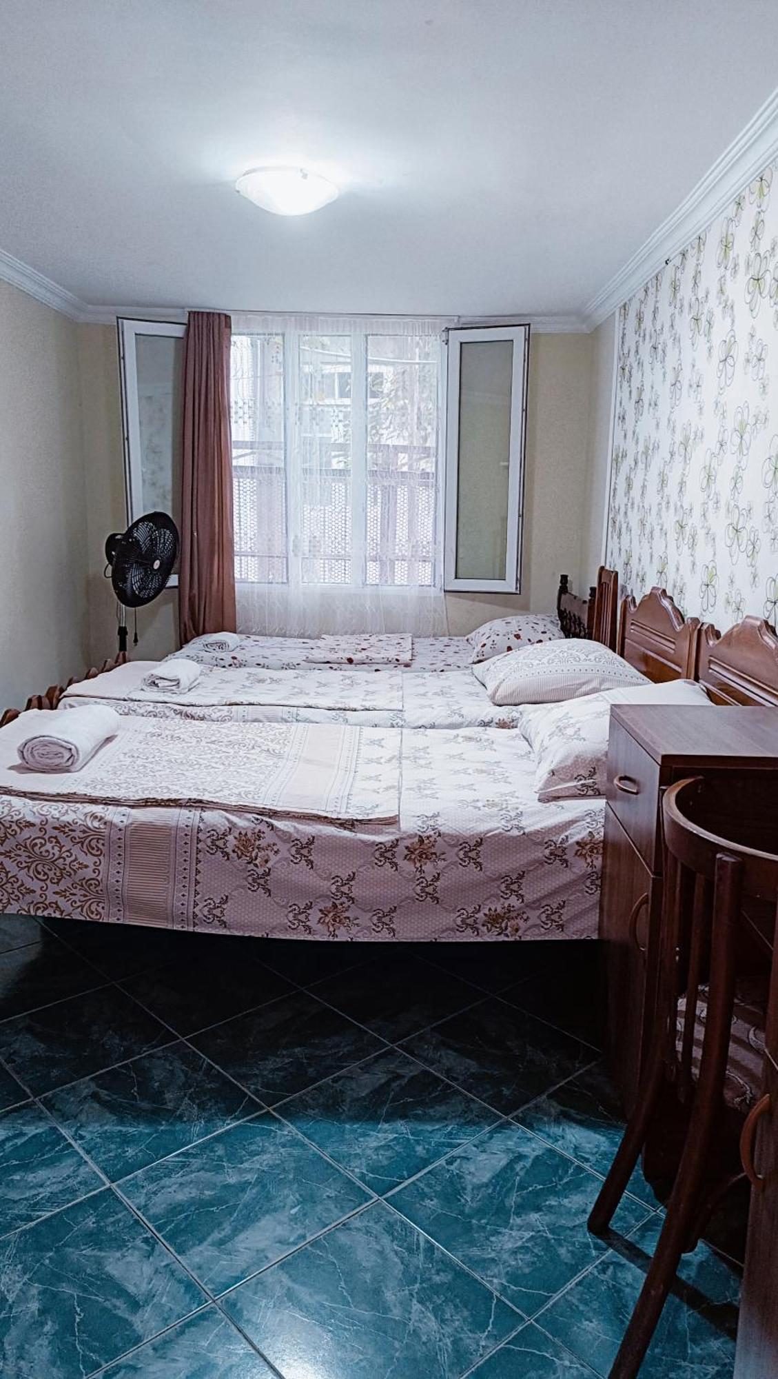 Guesthouse Mery Kobuleti Bagian luar foto