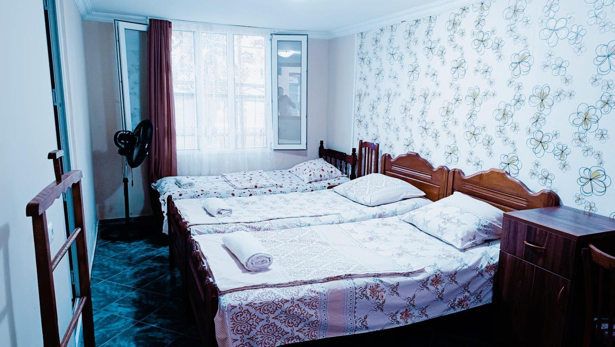 Guesthouse Mery Kobuleti Bagian luar foto